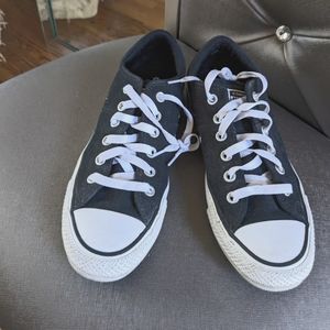 Black/white converse
